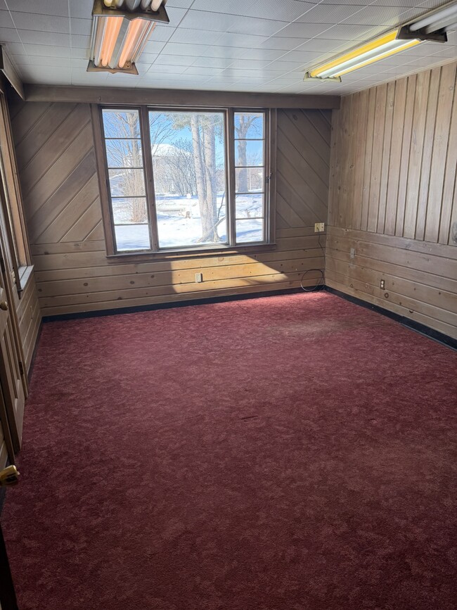 Building Photo - 107 Cottage St