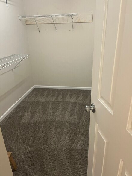 Building Photo - 2530 Sandown Ct