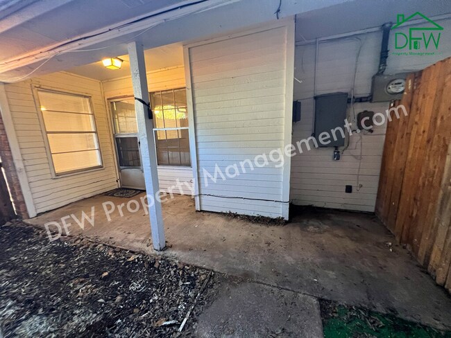 Building Photo - Charming Single-Story 2/2 Duplex with 2-Car Garage Just Steps from Your Back Door – Arlington, TX