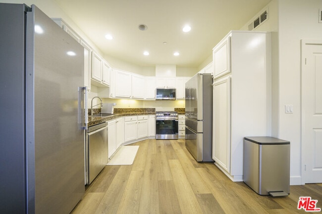 Building Photo - 15413 Ashley Ct