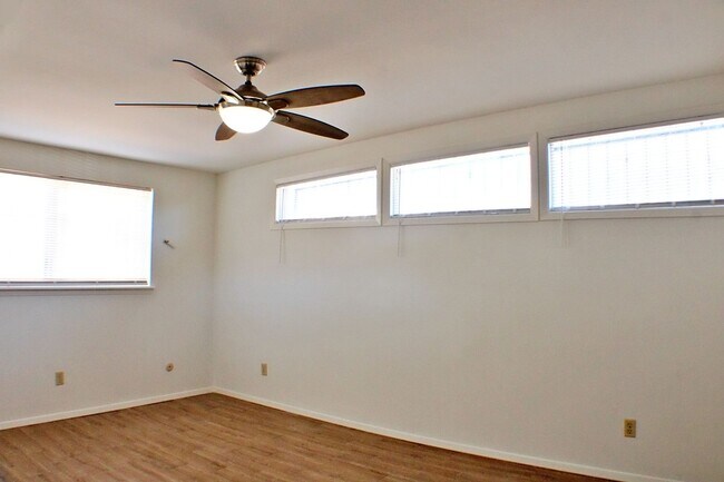 Building Photo - 3 Bedroom, 2 Bath , North-East El Paso Great house located across the street from Terrace Hills M...