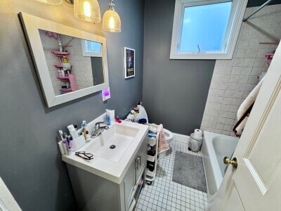 Building Photo - 124 Calumet St