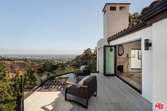 Building Photo - 1666 Summitridge Dr