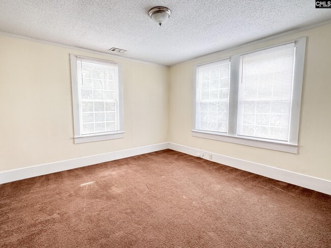 Building Photo - 232 Michaelmas Ave