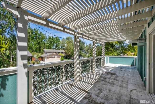 Building Photo - 840 Twin Pines Rd