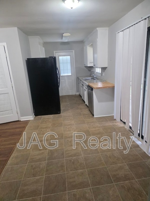 Building Photo - 841 Carrington Dr