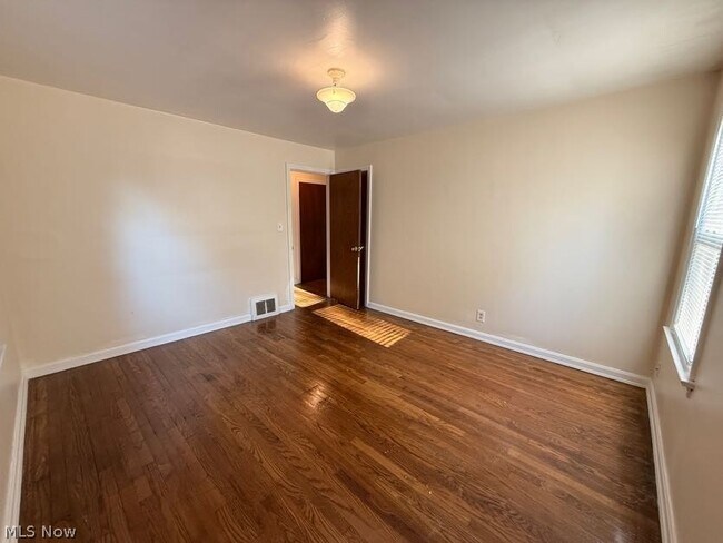 Building Photo - 2042 13th St