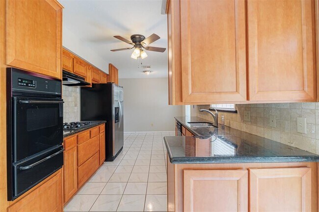 Building Photo - 2515 Tannehill Dr