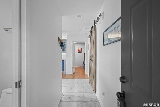 Building Photo - 100 Bayou Point