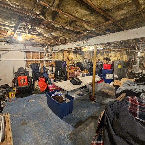 Building Photo - 137B Highrock Rd