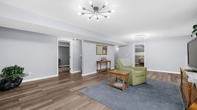 Building Photo - 15390 Paddington Cir