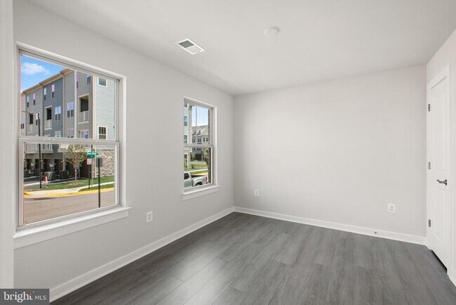 Building Photo - 3811 Shale Rdg Rd