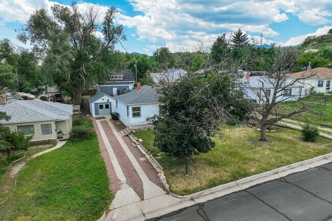 Building Photo - 515 W San Miguel St