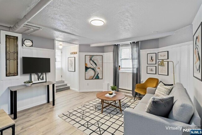 Building Photo - 1283 Valley 7 Vly
