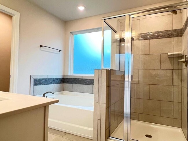 Building Photo - 5 Bedroom Single Family for Sale close to ...