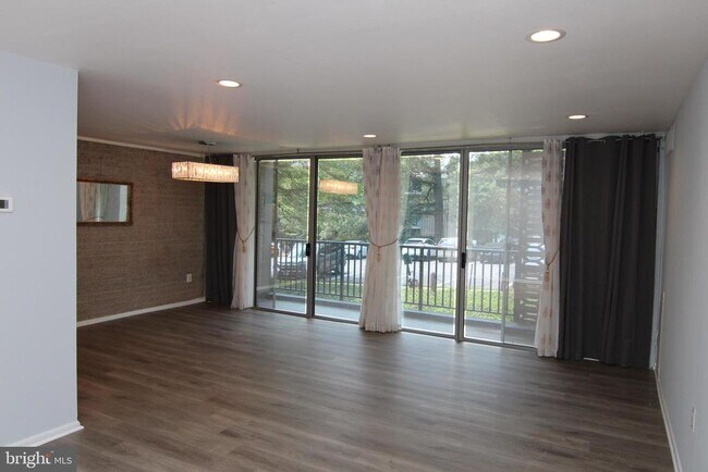 Building Photo - 4415 Briarwood Ct N