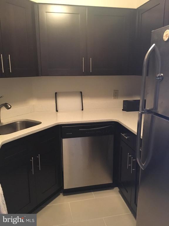 Building Photo - 2020 Walnut St