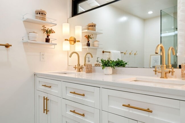 Building Photo - 340 Woodley Ct