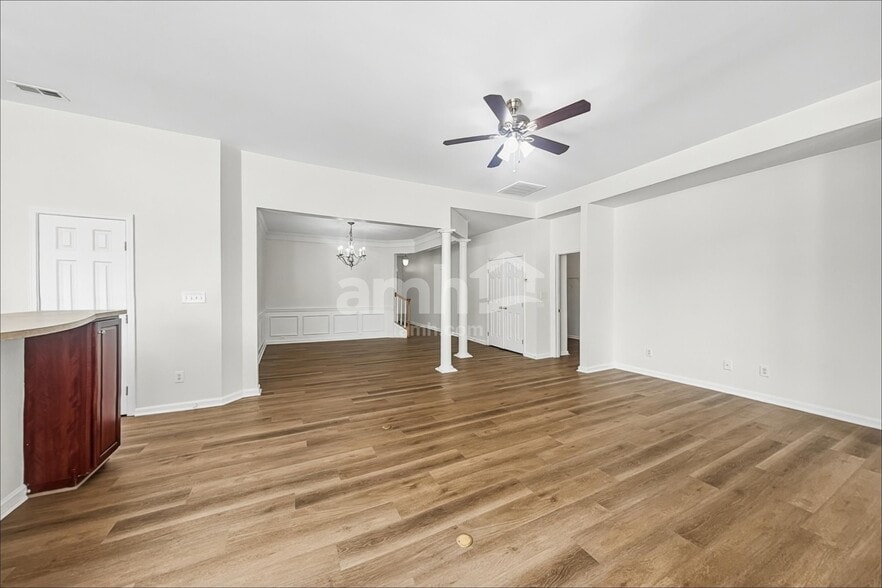 Building Photo - 5071 Sunburst Ln