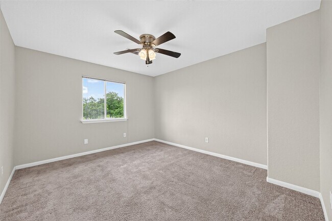 Building Photo - 3219 Watercliff Ct