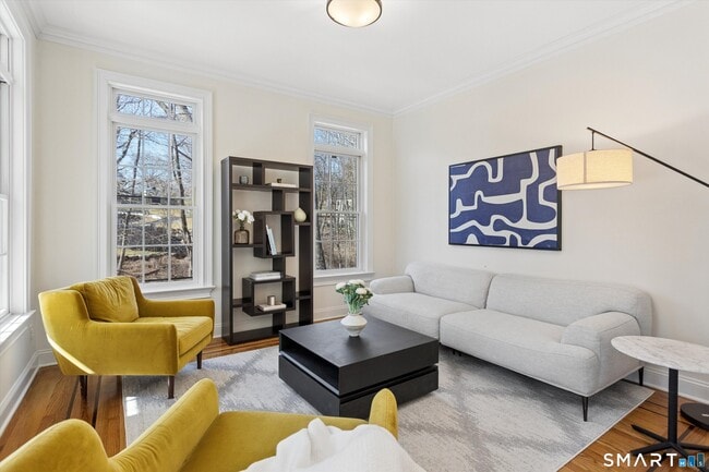 Building Photo - 166 Edward Pl