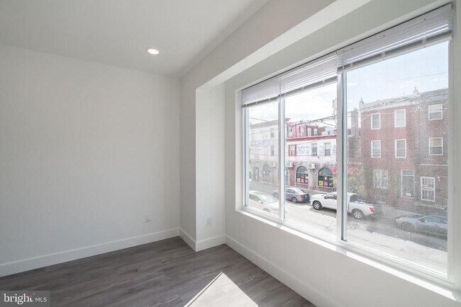 Building Photo - 1711 Snyder Ave