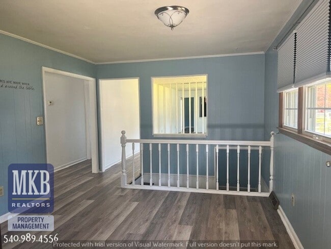 Building Photo - 4 Bedroom 2 Bath in Monterey Neighborhood