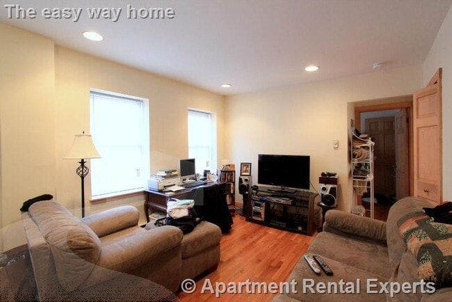 Building Photo - 43 Ivaloo St