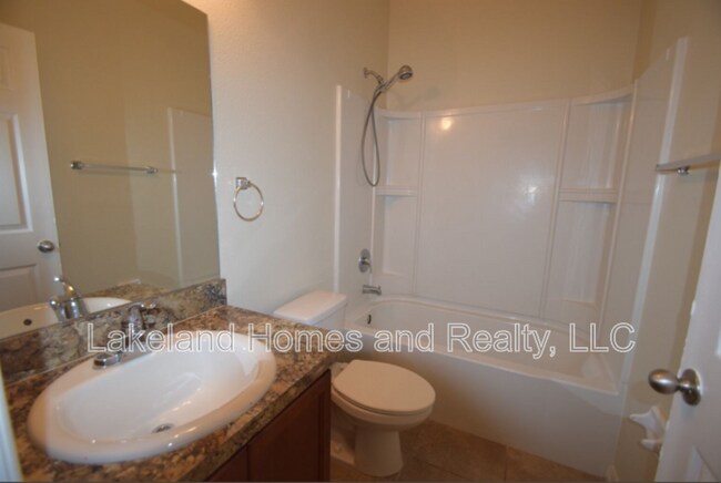 Building Photo - 823 Krenson Woods Ln