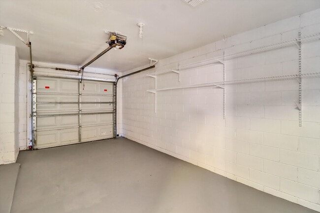 Building Photo - 521 Madrigal Ct