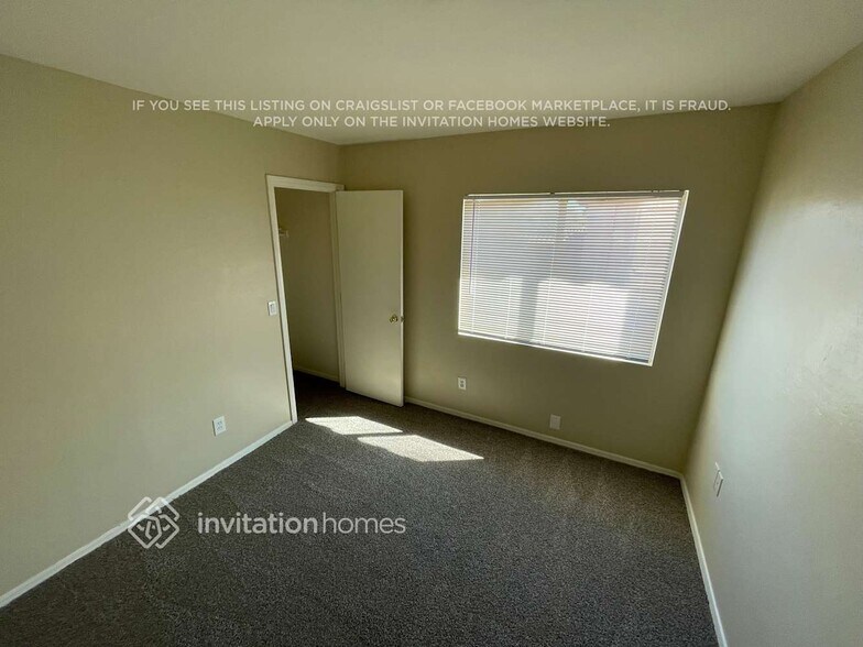 Building Photo - 11239 W Roma Ave