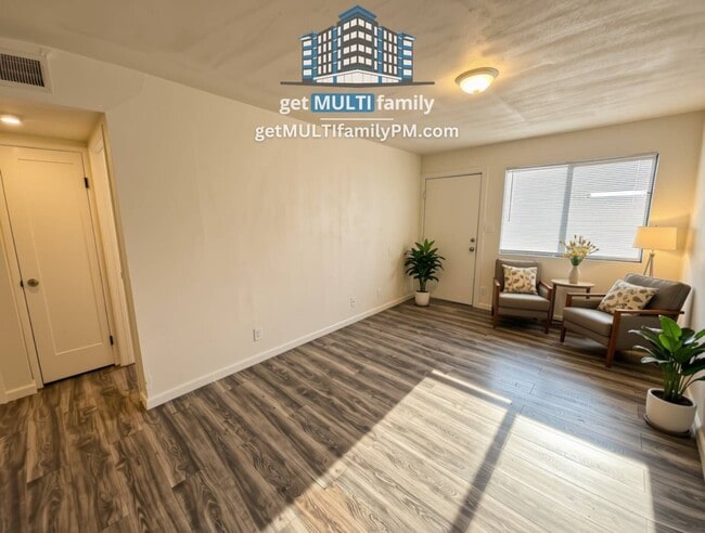 Building Photo - 7120 N 66th Dr