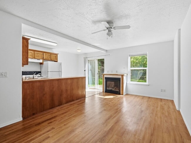 Building Photo - 580 7th Ct