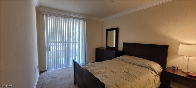 Building Photo - 260 E Flamingo Rd