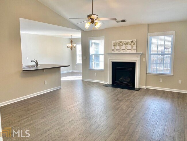 Building Photo - 302 Highland Falls Dr