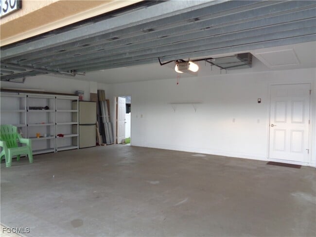 Building Photo - 2830 SW 35th Ln