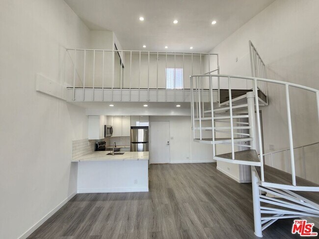 Building Photo - 1440 Veteran Ave