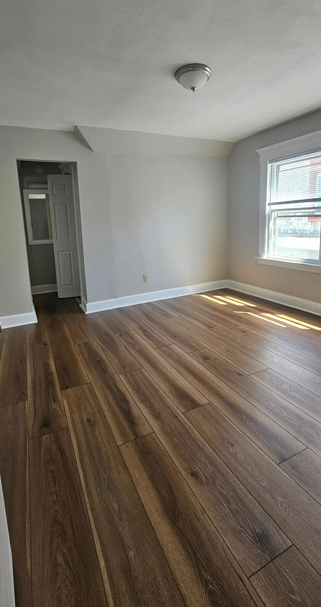 Building Photo - 83 Gibbs St