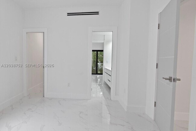 Building Photo - 3374 Perry Frow Dr