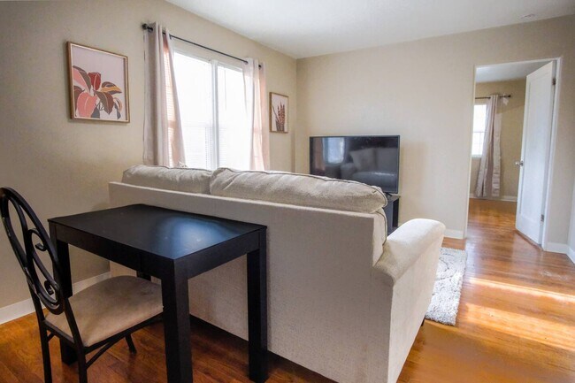 Building Photo - Oakley Fourplex