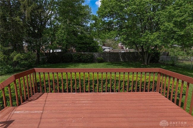 Building Photo - 521 Oakview Dr