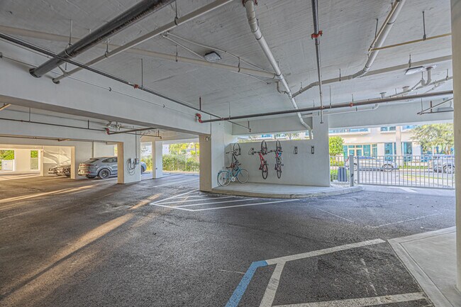 Building Photo - 117 Lake Ave