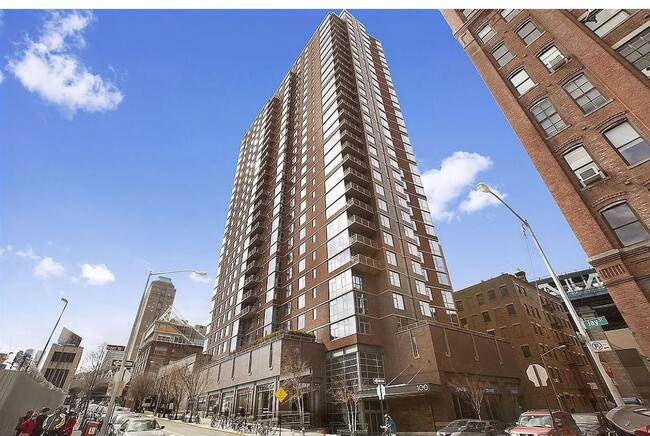 Building Photo - 100 Jay St