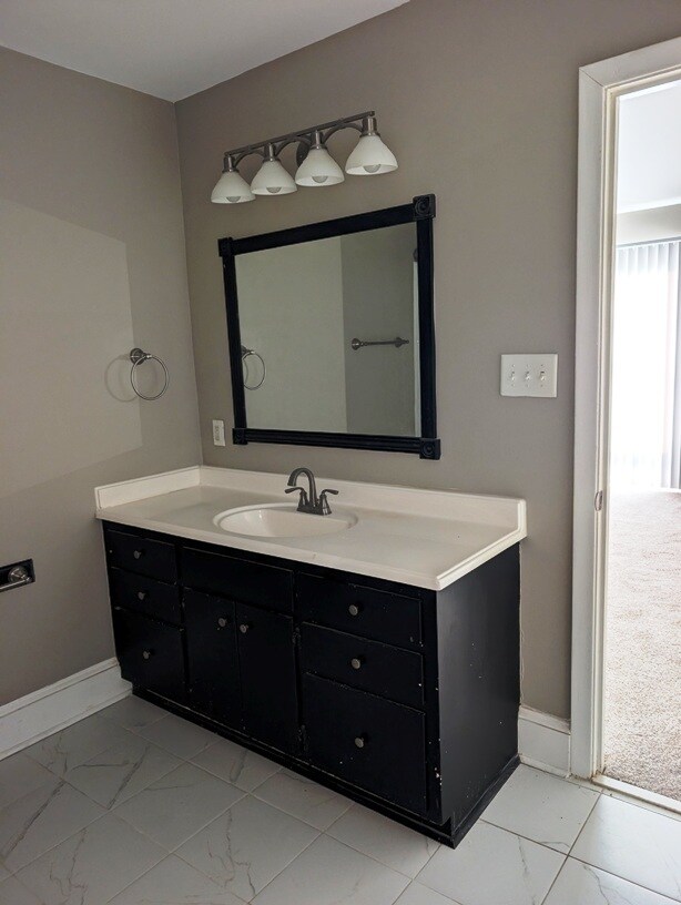 Building Photo - 3501 Christopher Dr NW