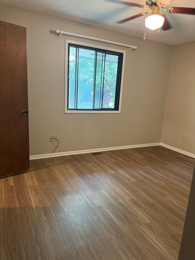 Master bedroom - 4202 Enden Ln