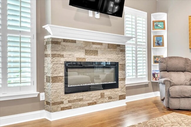 Building Photo - Gorgeous 4 Bed/2.5 Bath in Waterways Township!