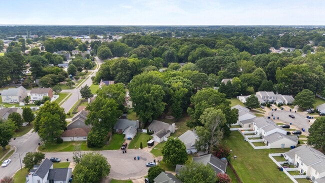 Building Photo - 609 Maxwood Ct
