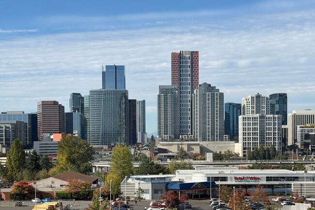 Building Photo - 2bd/1.75ba Bellevue Condo