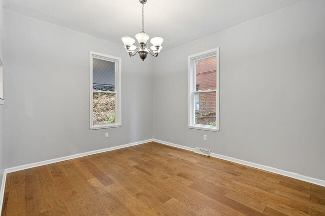 Building Photo - 410 Lorenz Ave