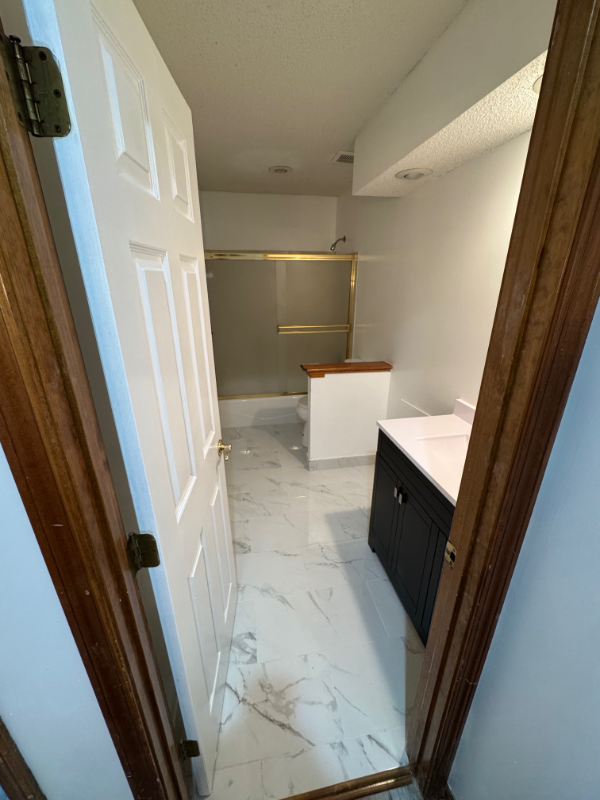 Building Photo - 7010 N Agnes Ave